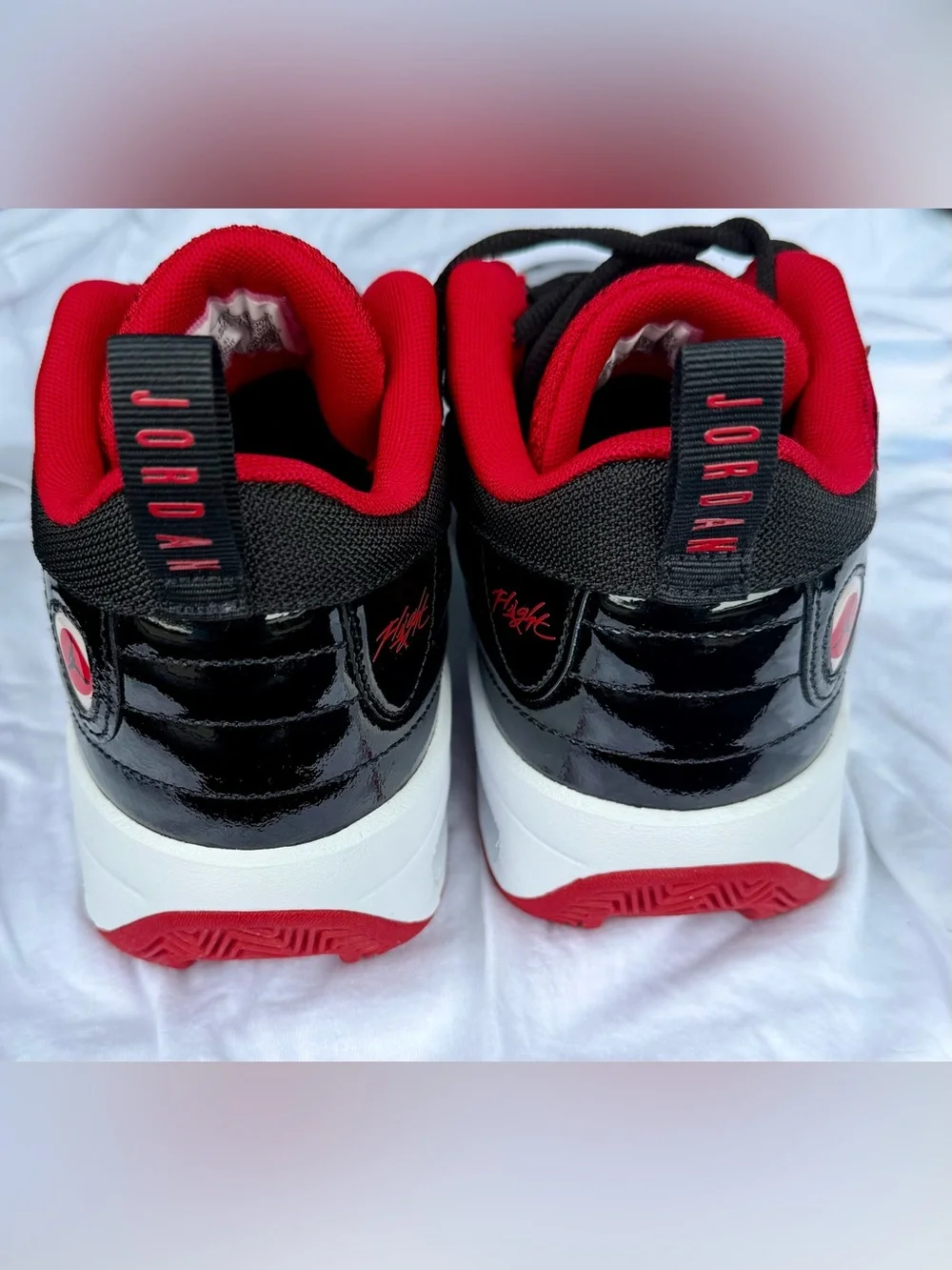 NWOB: Jordan Max Aura 6 Sneakers in Black/Uni Red, sz. 6.5M/8W